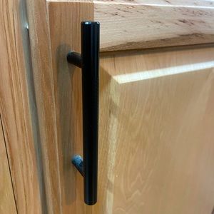 Black cabinet pulls
